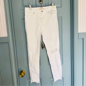 Levi's Women's White Crop Leg Distressed Skinny Straight Leg Jean